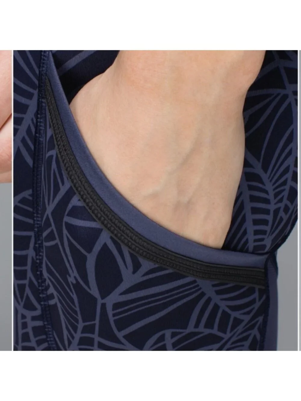 Lululemon Run A Marathon Crop IIPretty Palm Cadet Greyvy / Cadet Blue